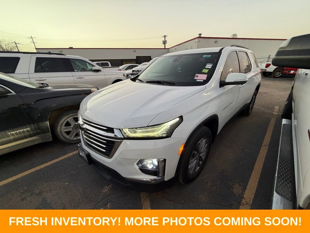 Used 2022 Chevrolet Traverse LT image 3