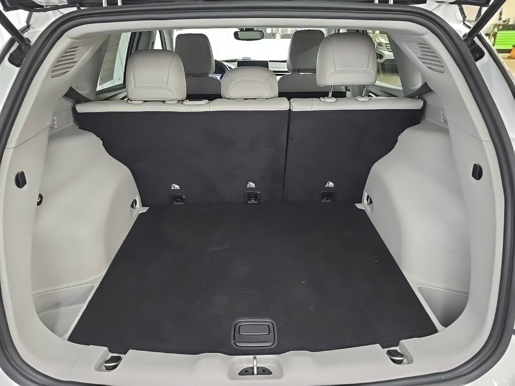 Used 2022 Jeep Compass Limited image 11