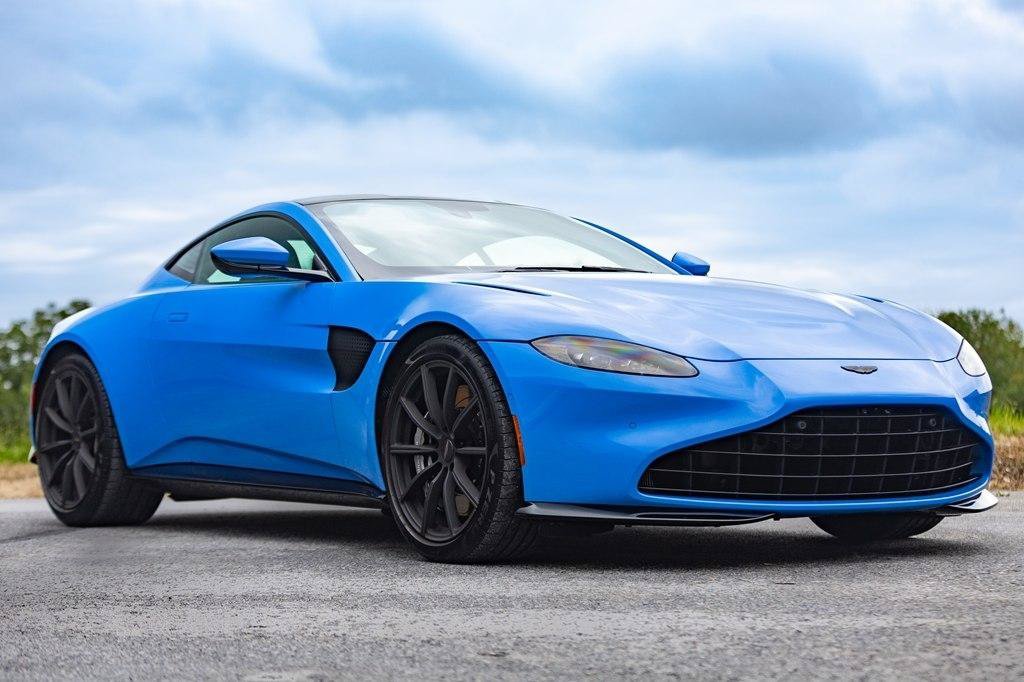 Used 2021 Aston Martin V8 Vantage Coupe RWD image 11