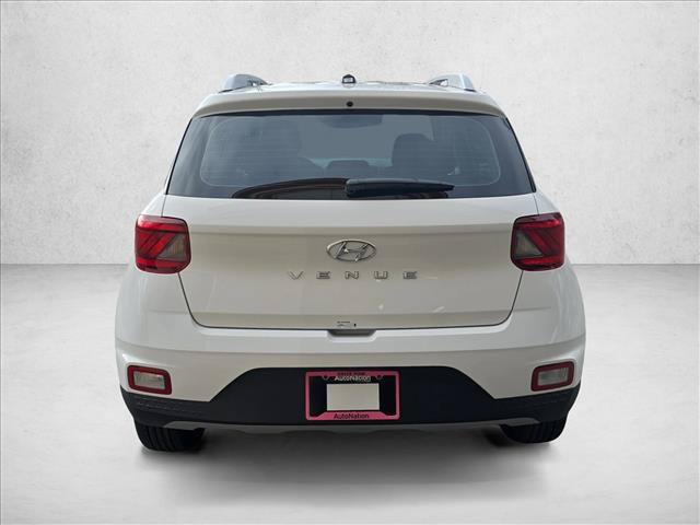 New 2026 Hyundai Venue SEL FWD image 4