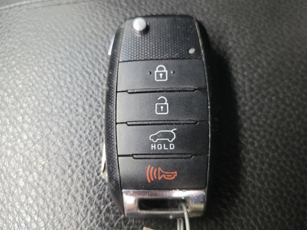 Used 2015 Kia Sorento LX image 32