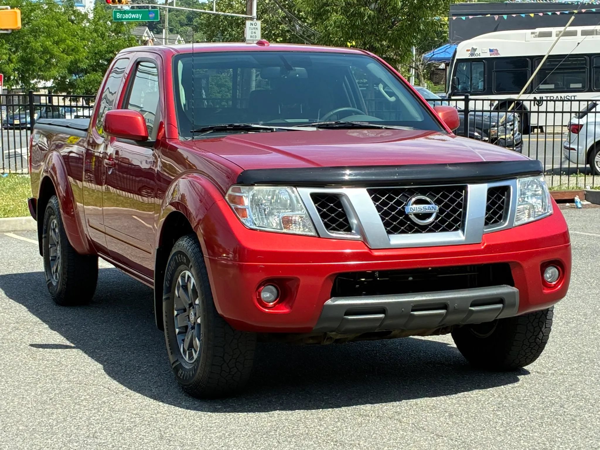 Used 2014 Nissan Frontier PRO-4X AWD/4WD image 2