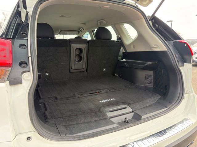 Used 2018 Nissan Rogue S image 12