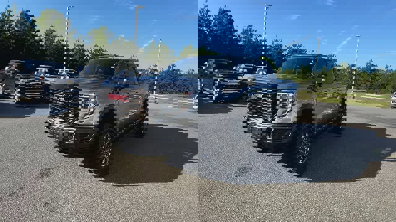 Used 2025 GMC Sierra 1500 AT4X image 4
