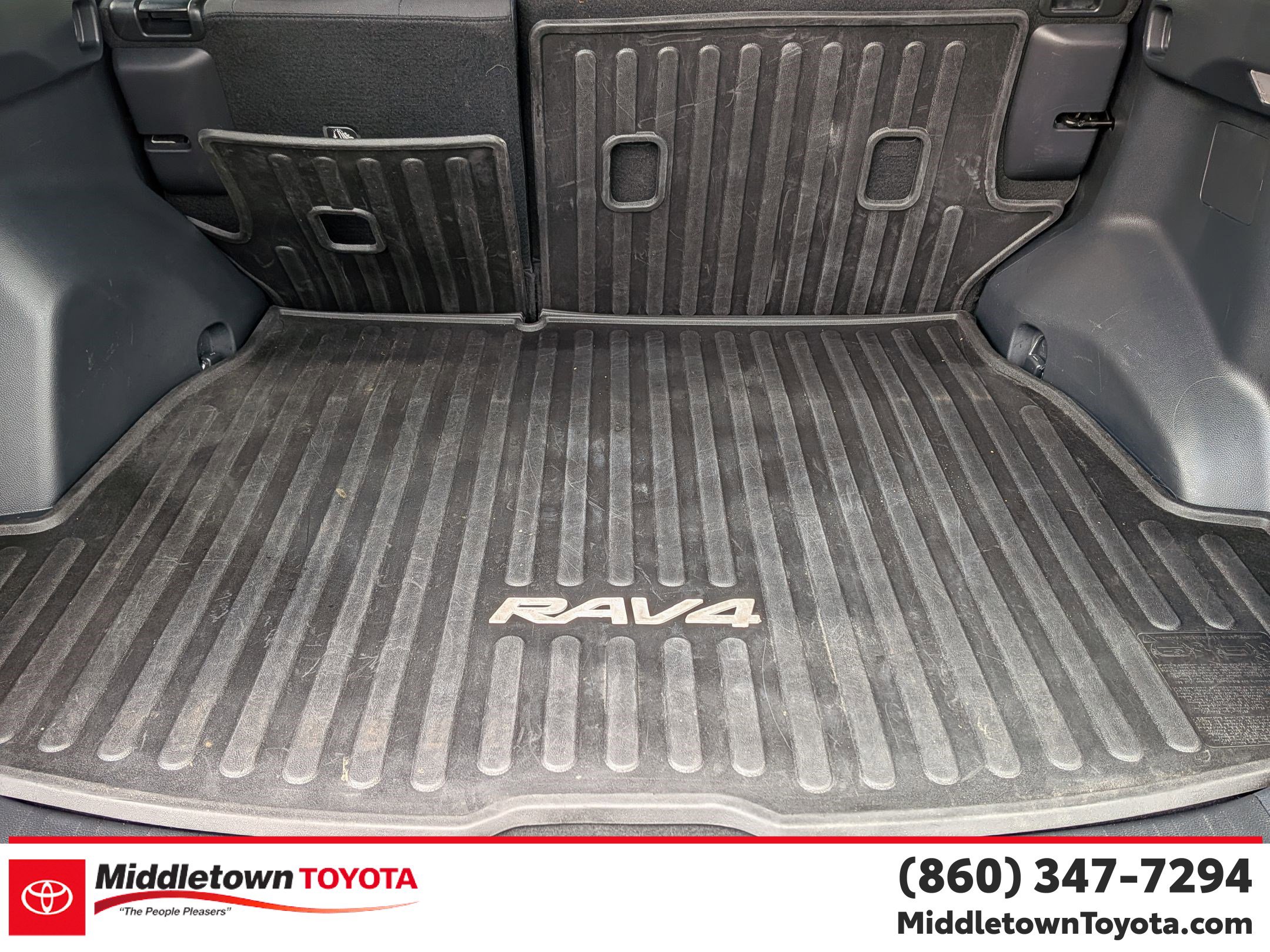 Used 2021 Toyota RAV4 SE w/ Weather & Moonroof Package AWD/4WD image 27