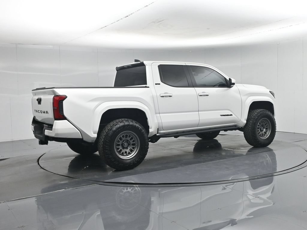 Used 2025 Toyota Tacoma SR5 AWD/4WD image 28