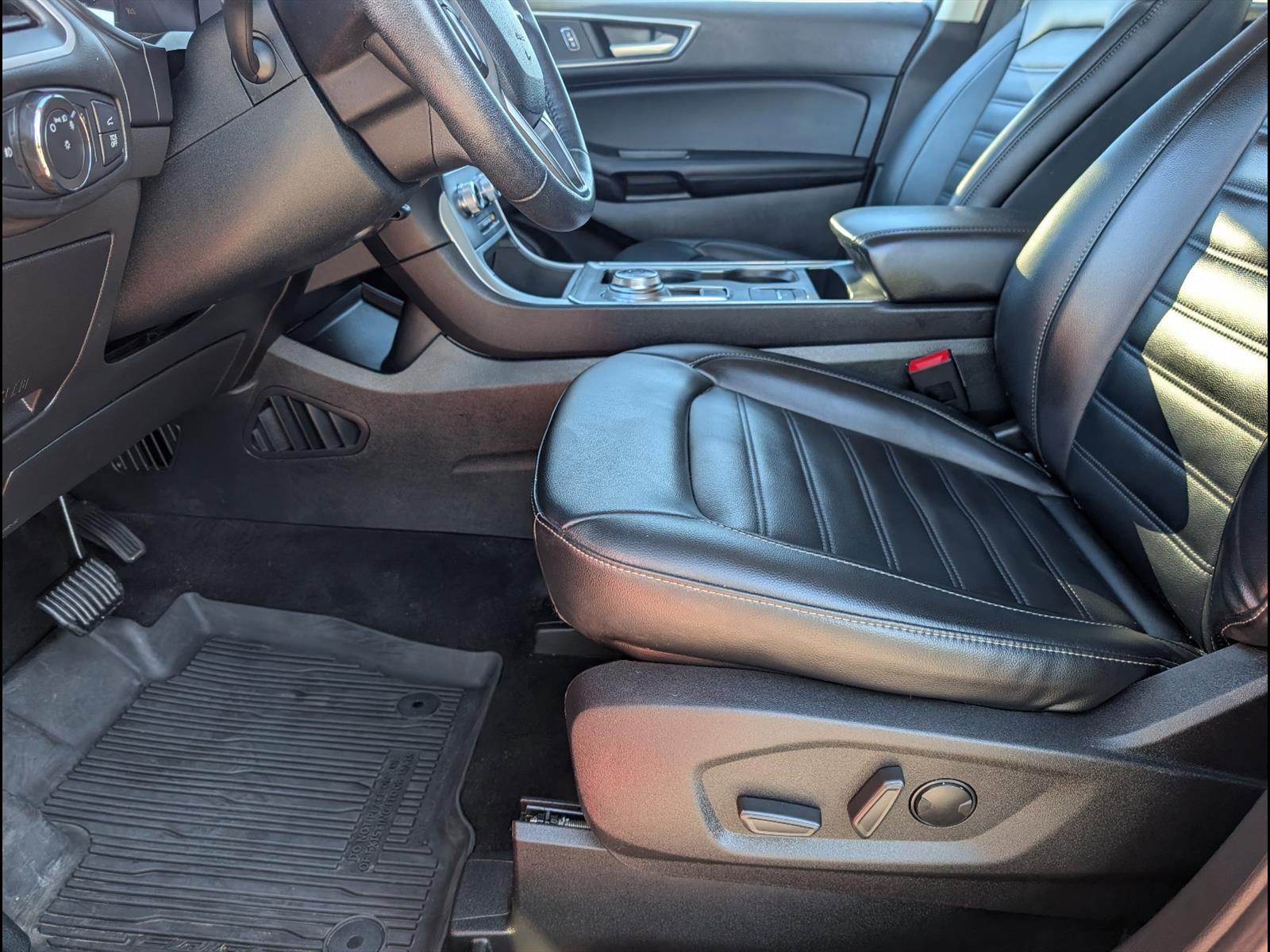 Used 2022 Ford Edge SEL w/ Convenience Package image 11