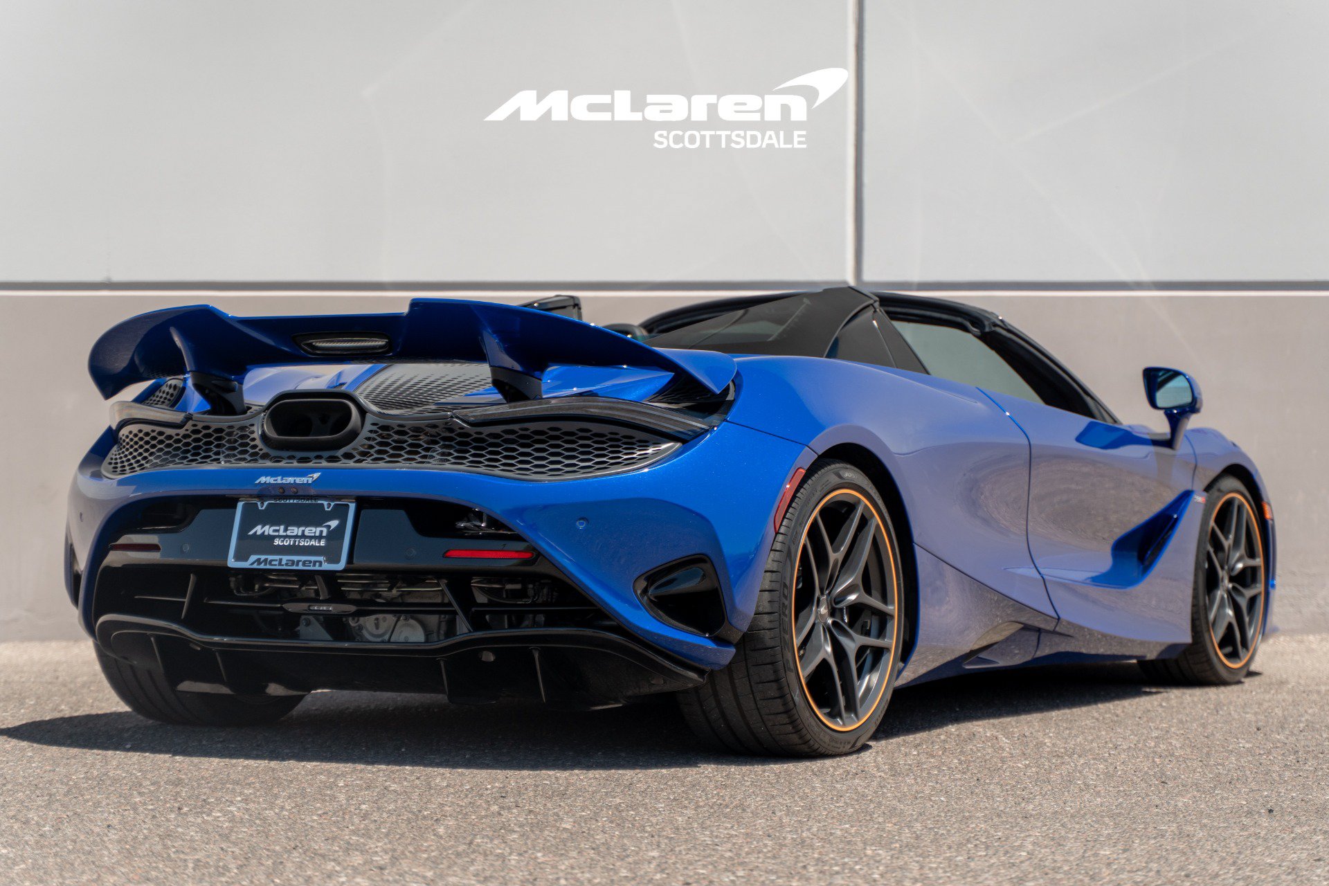 Used 2024 McLaren 750S Spider RWD image 7