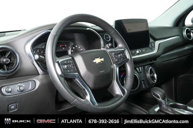 Used 2025 Chevrolet Blazer LT FWD image 4