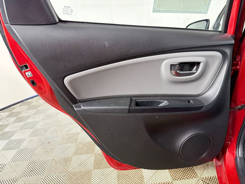 Used 2017 Toyota Yaris LE image 21