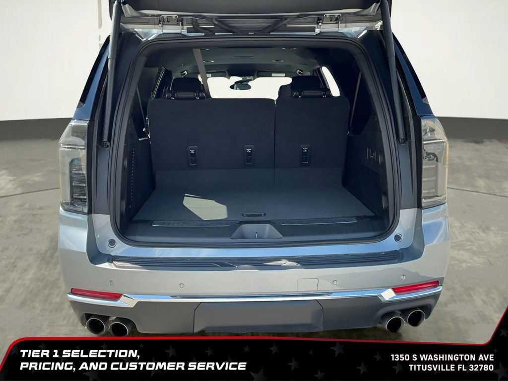 Used 2025 Chevrolet Suburban Premier RWD image 19