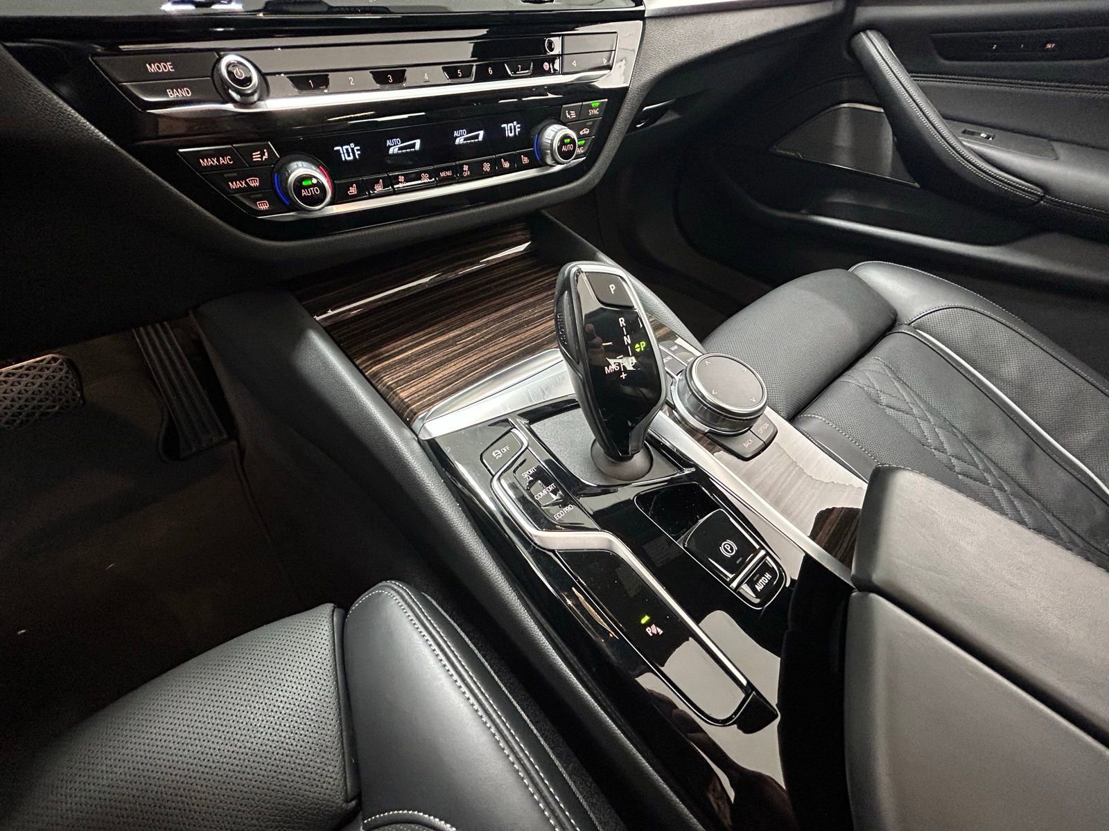 Used 2023 BMW 540i xDrive w/ Premium Package image 22