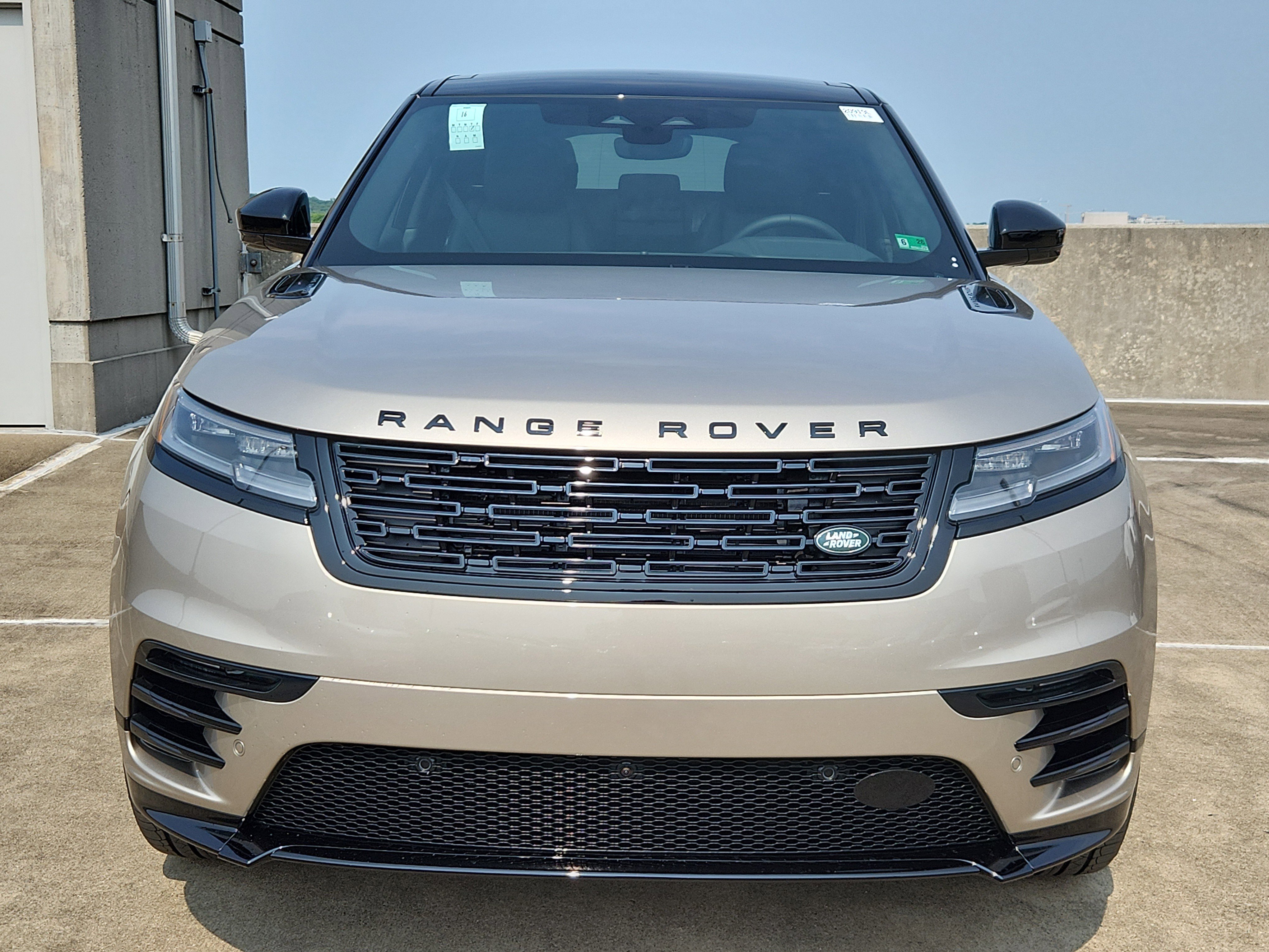 New 2026 Land Rover Range Rover Velar Dynamic SE image 8