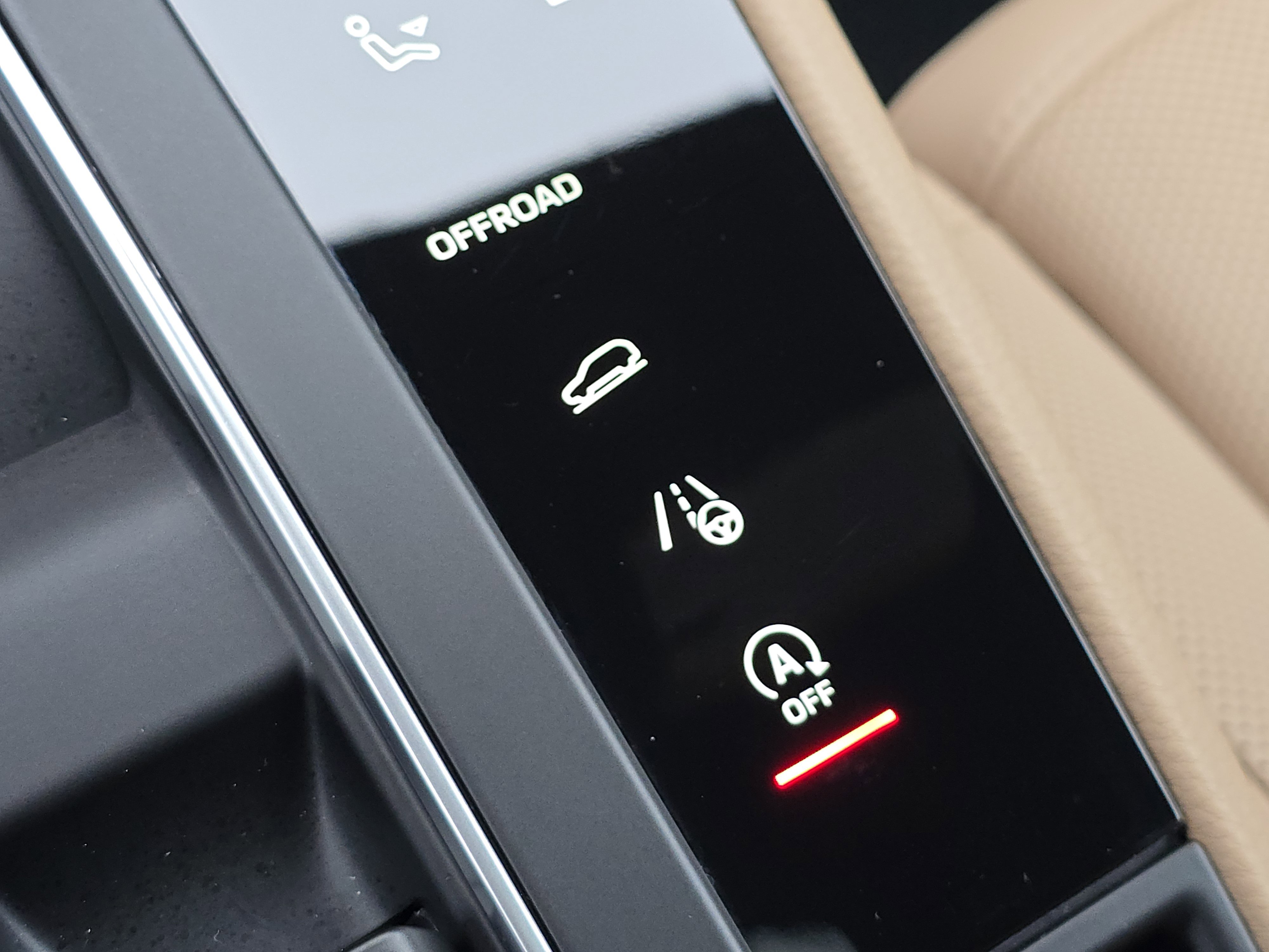 Certified 2025 Porsche Macan image 27