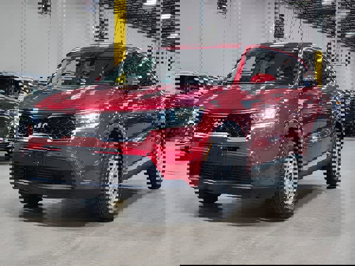 Used 2023 Kia Sorento LX image 4