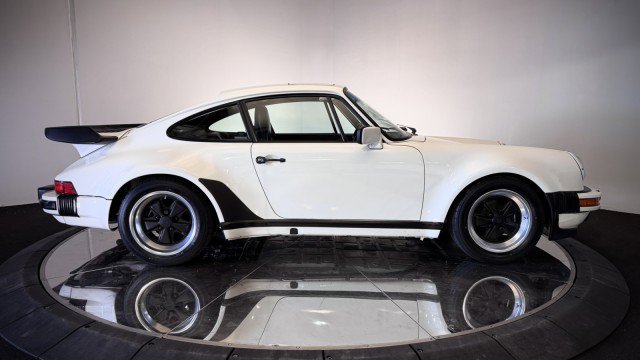 Used 1989 Porsche 911 Carrera RWD image 27