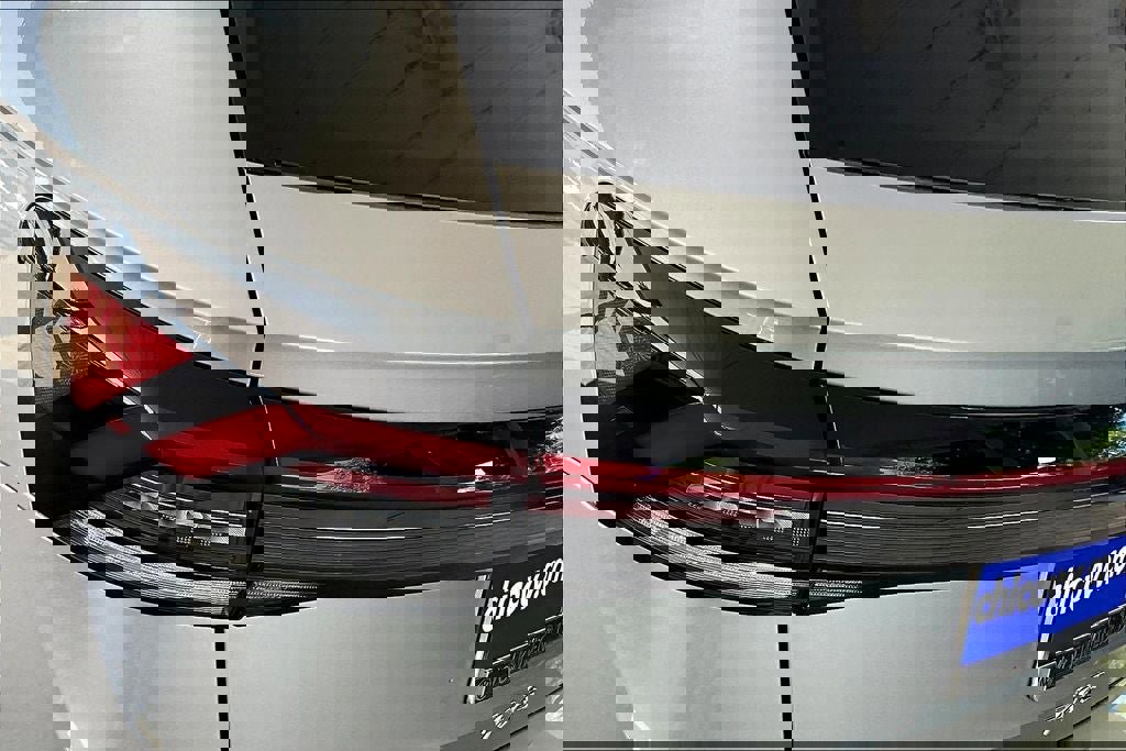 New 2025 Volkswagen Taos SE image 29