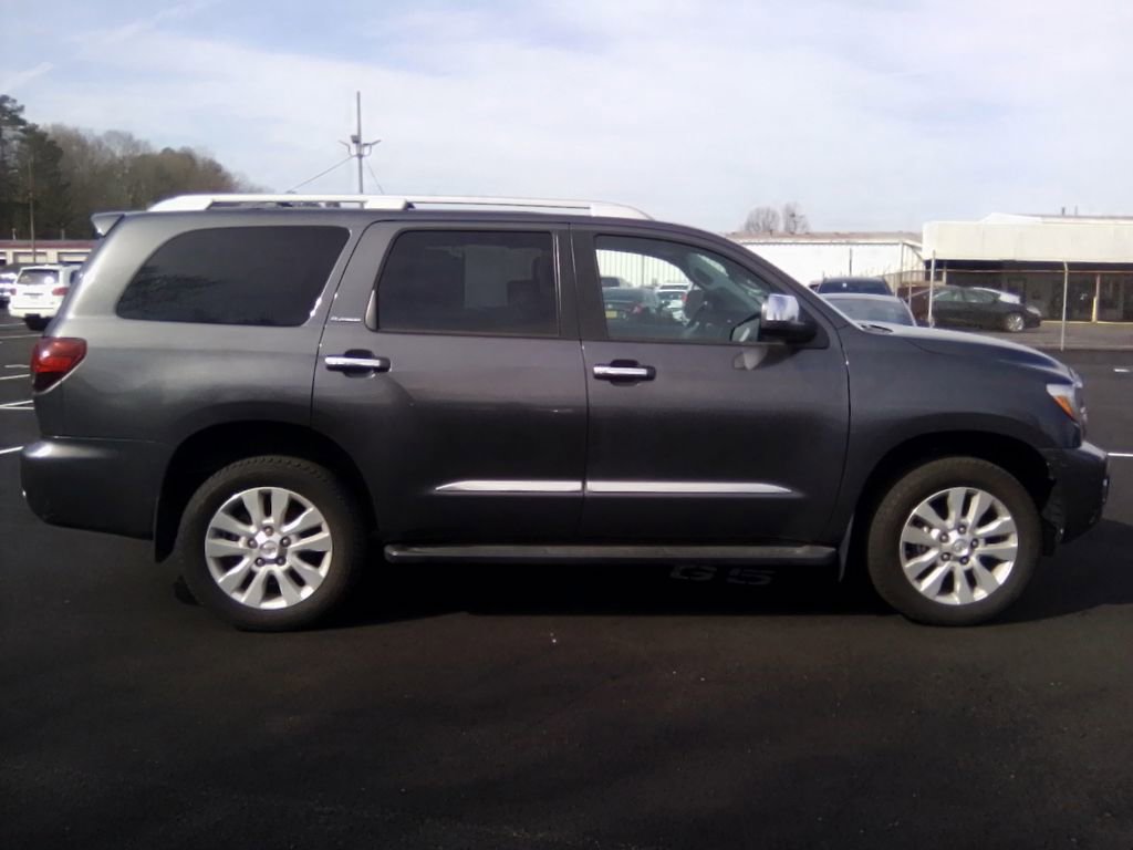 Used 2021 Toyota Sequoia Platinum image 2