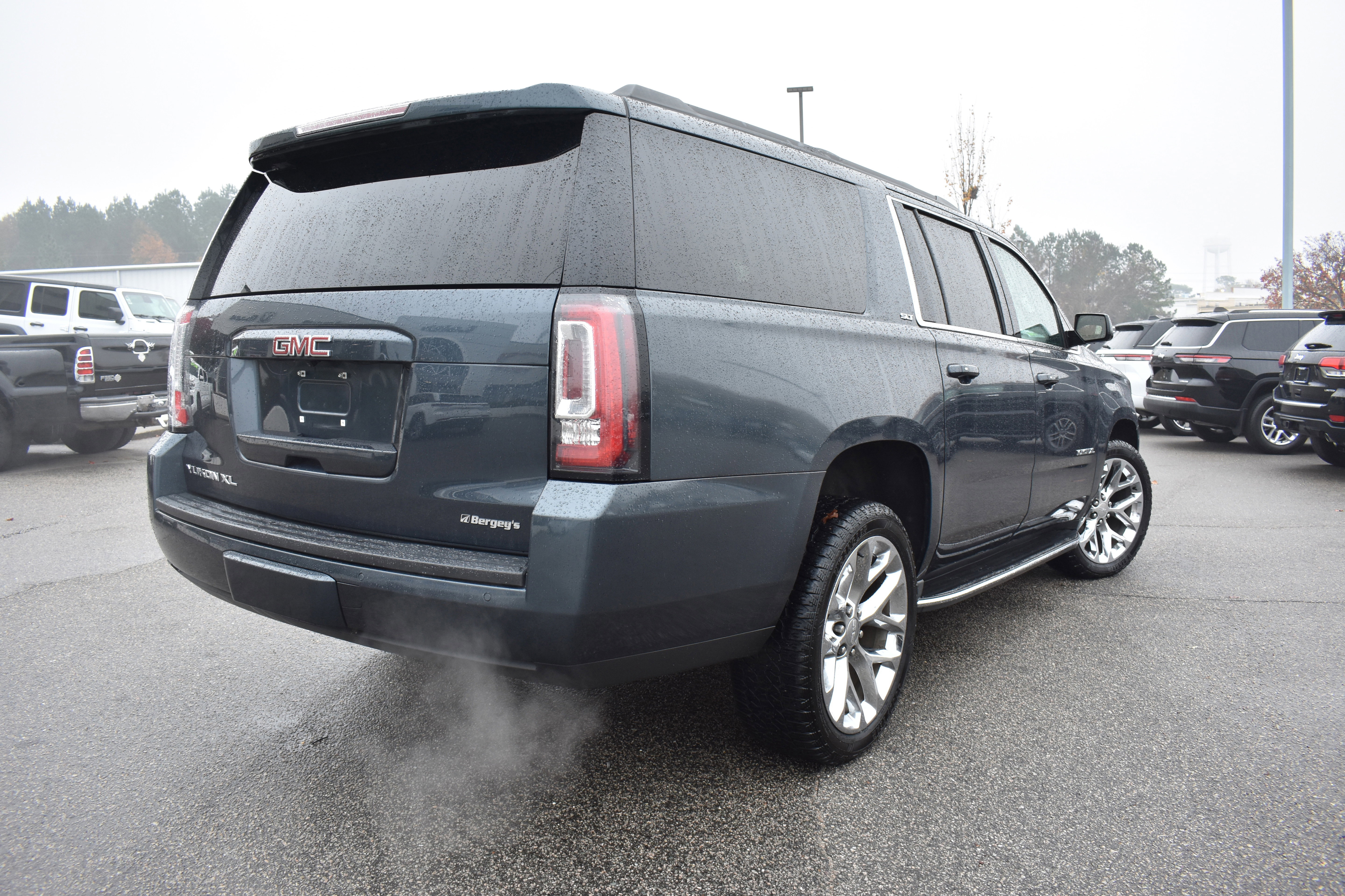 Used 2019 GMC Yukon XL SLT w/ Open Road Package image 9