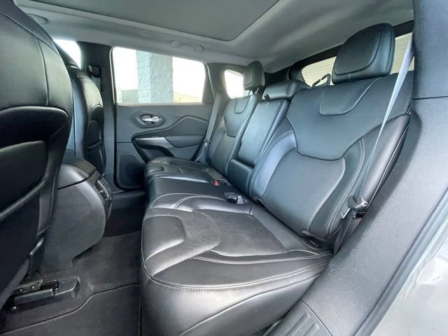 Used 2020 Jeep Cherokee Limited AWD/4WD image 25