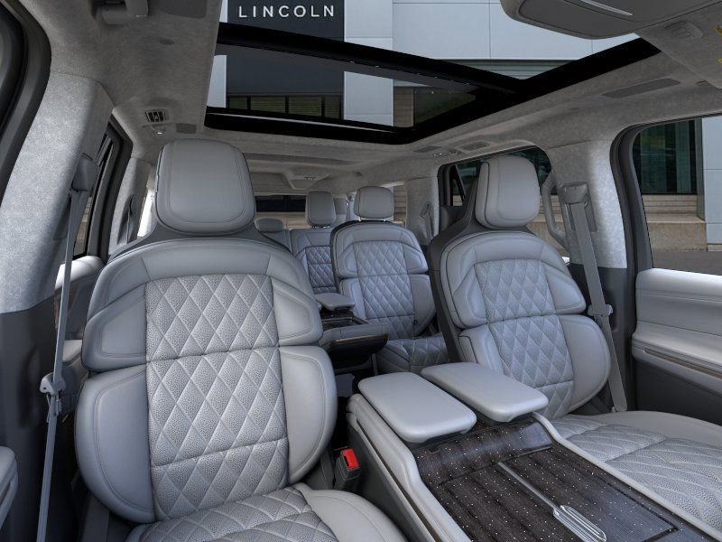 New 2026 Lincoln Navigator L Black Label AWD/4WD image 10