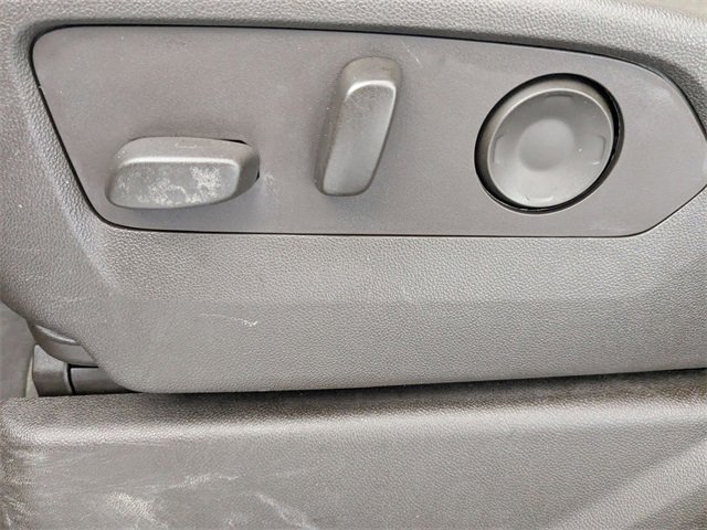 Used 2021 GMC Yukon XL SLT w/ SLT Luxury Plus Package image 14