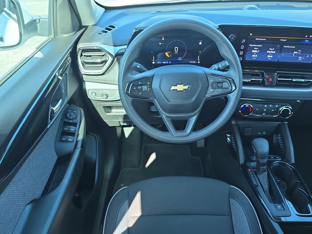 Used 2025 Chevrolet TrailBlazer LT AWD/4WD image 12