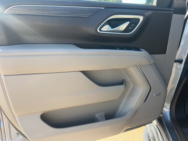 Used 2021 GMC Yukon SLT w/ SLT Premium Package image 12