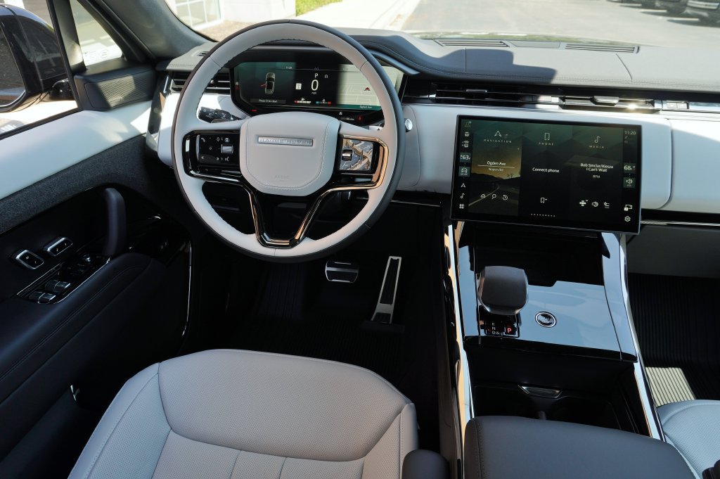 New 2026 Land Rover Range Rover Sport Dynamic SE AWD/4WD image 15