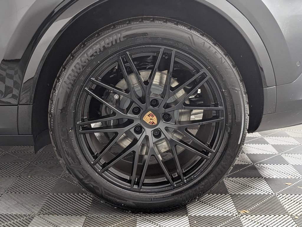 New 2026 Porsche Cayenne Coupe image 13