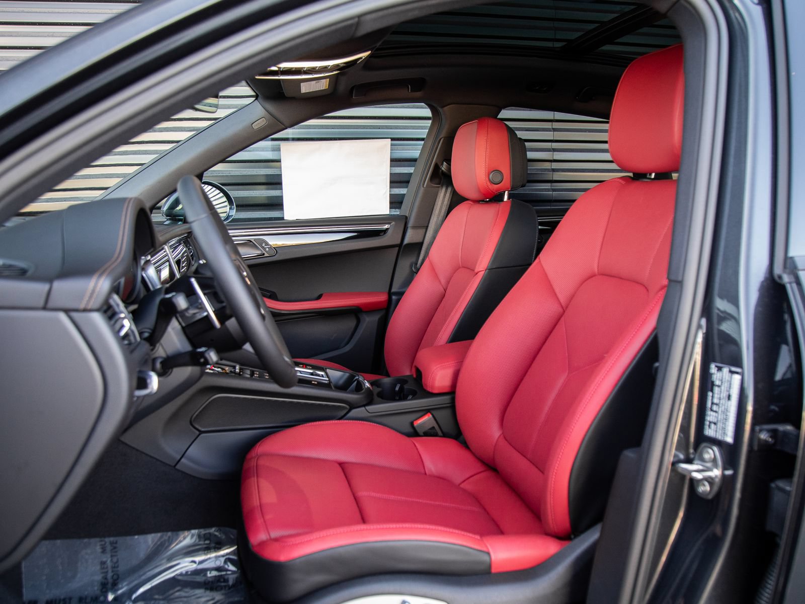 New 2026 Porsche Macan AWD/4WD image 5