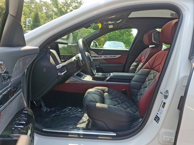 Used 2024 BMW 740i xDrive w/ Premium Package 2 AWD/4WD image 13