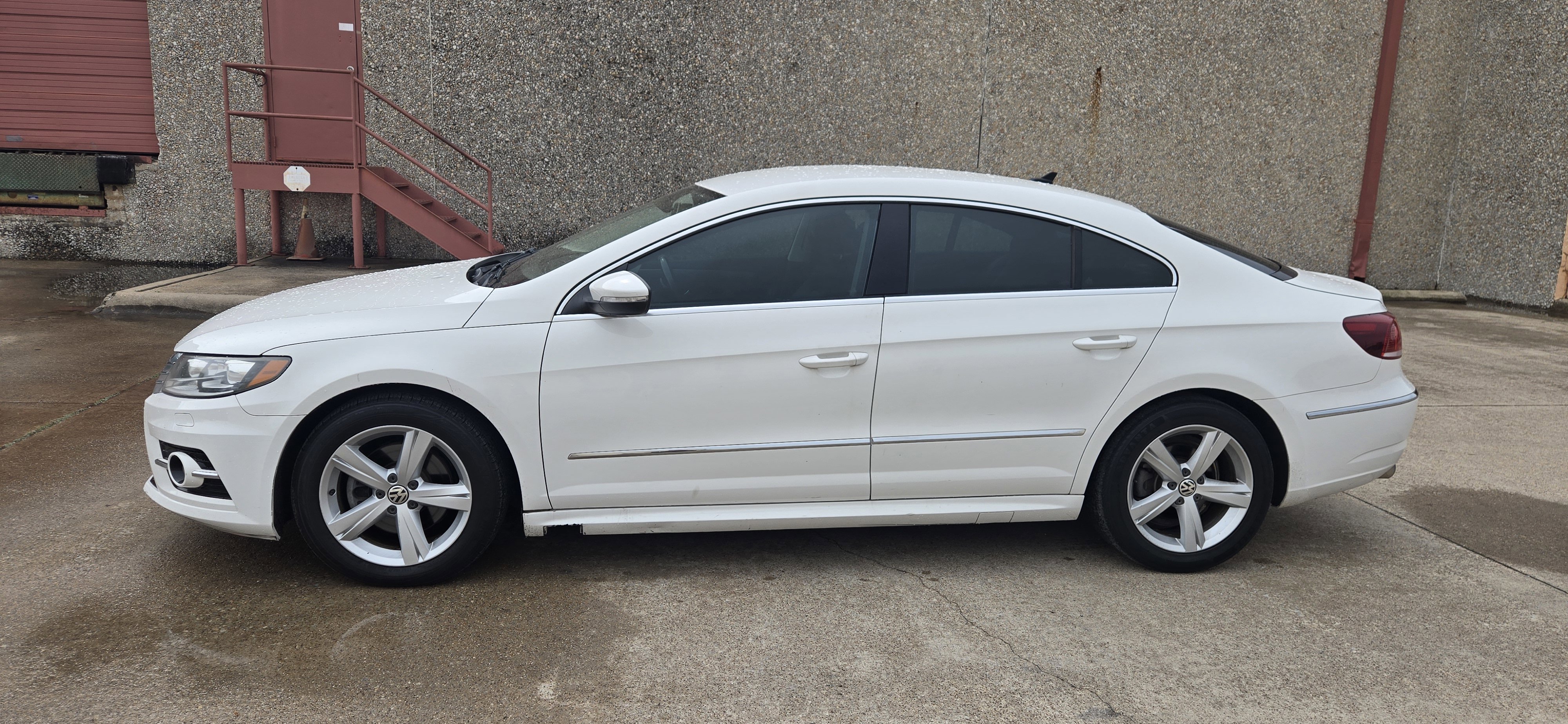 Used 2014 Volkswagen CC R-Line FWD image 4