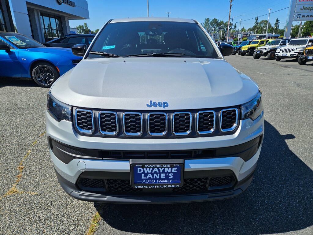 Used 2025 Jeep Compass Sport AWD/4WD image 8