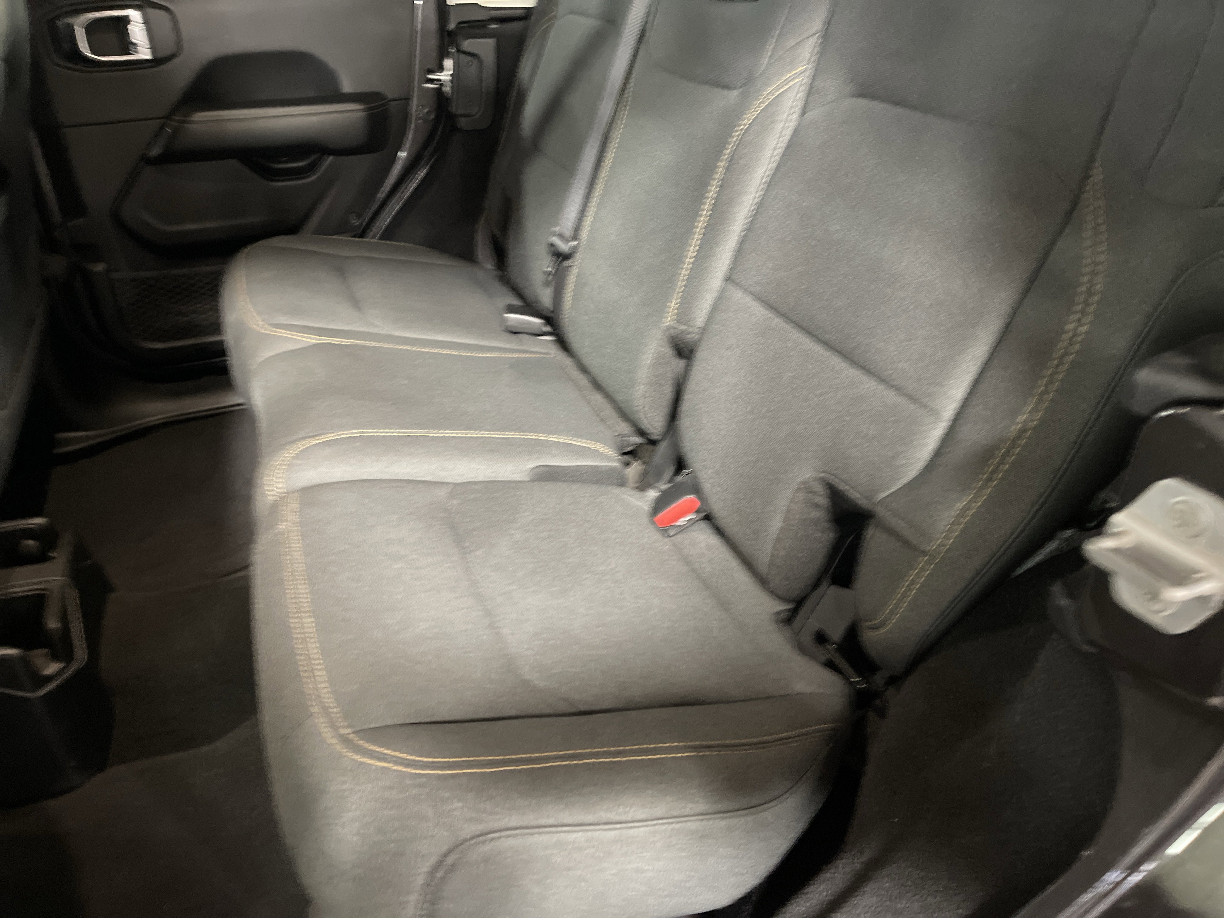 Used 2025 Jeep Wrangler Sahara image 10