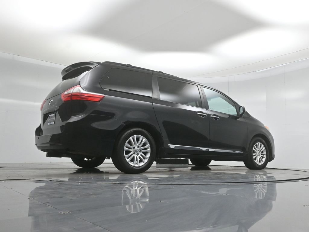 Used 2015 Toyota Sienna XLE Premium FWD image 51