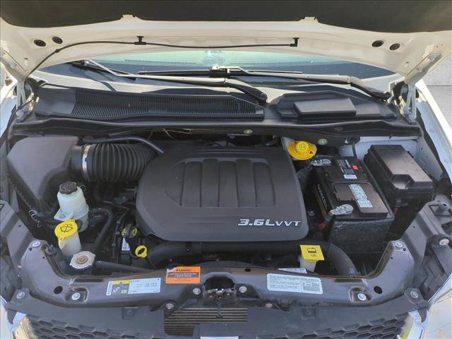 Used 2014 Dodge Grand Caravan SXT FWD image 22