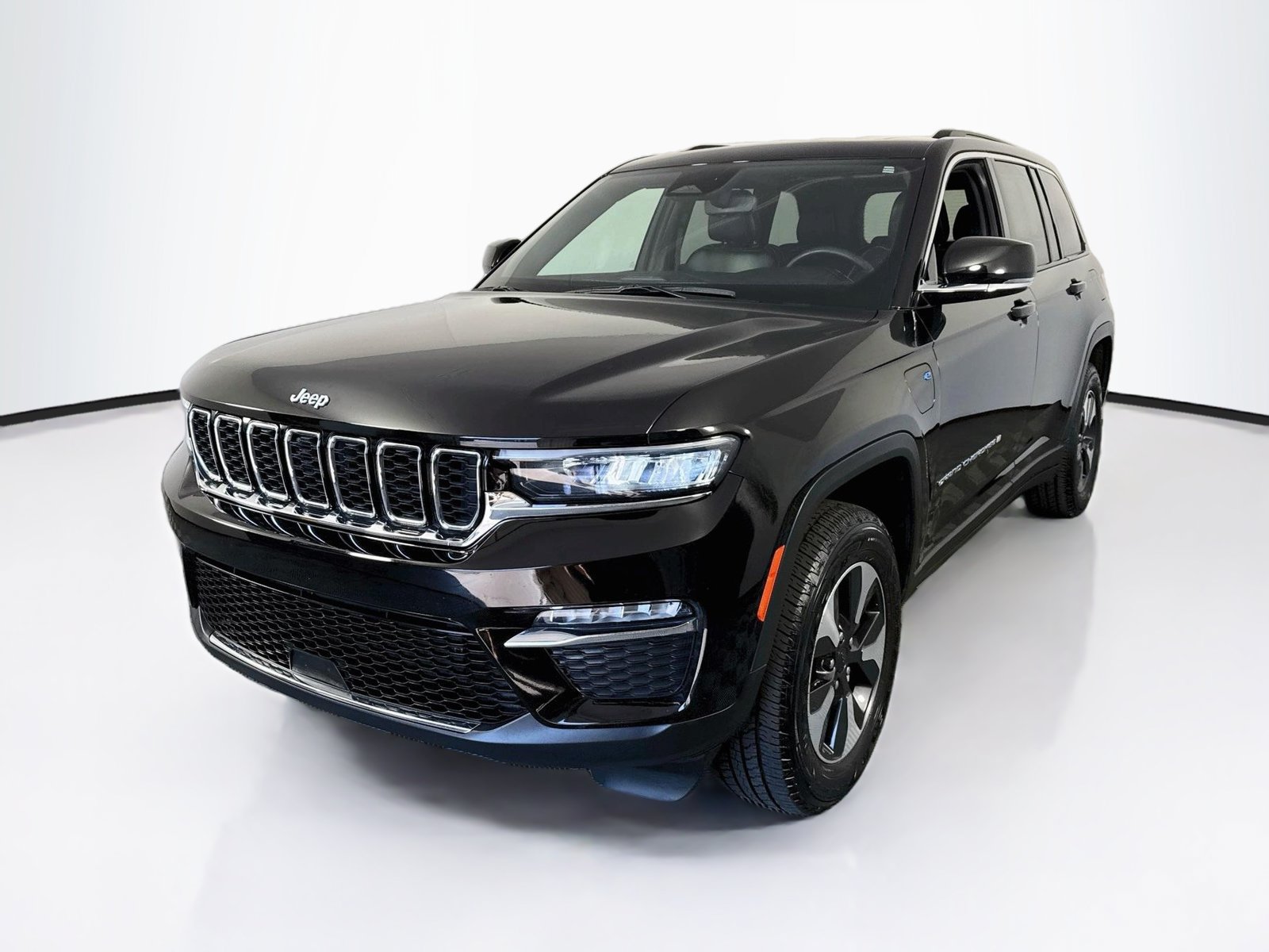 Used 2024 Jeep Grand Cherokee Limited 4xe AWD/4WD image 3