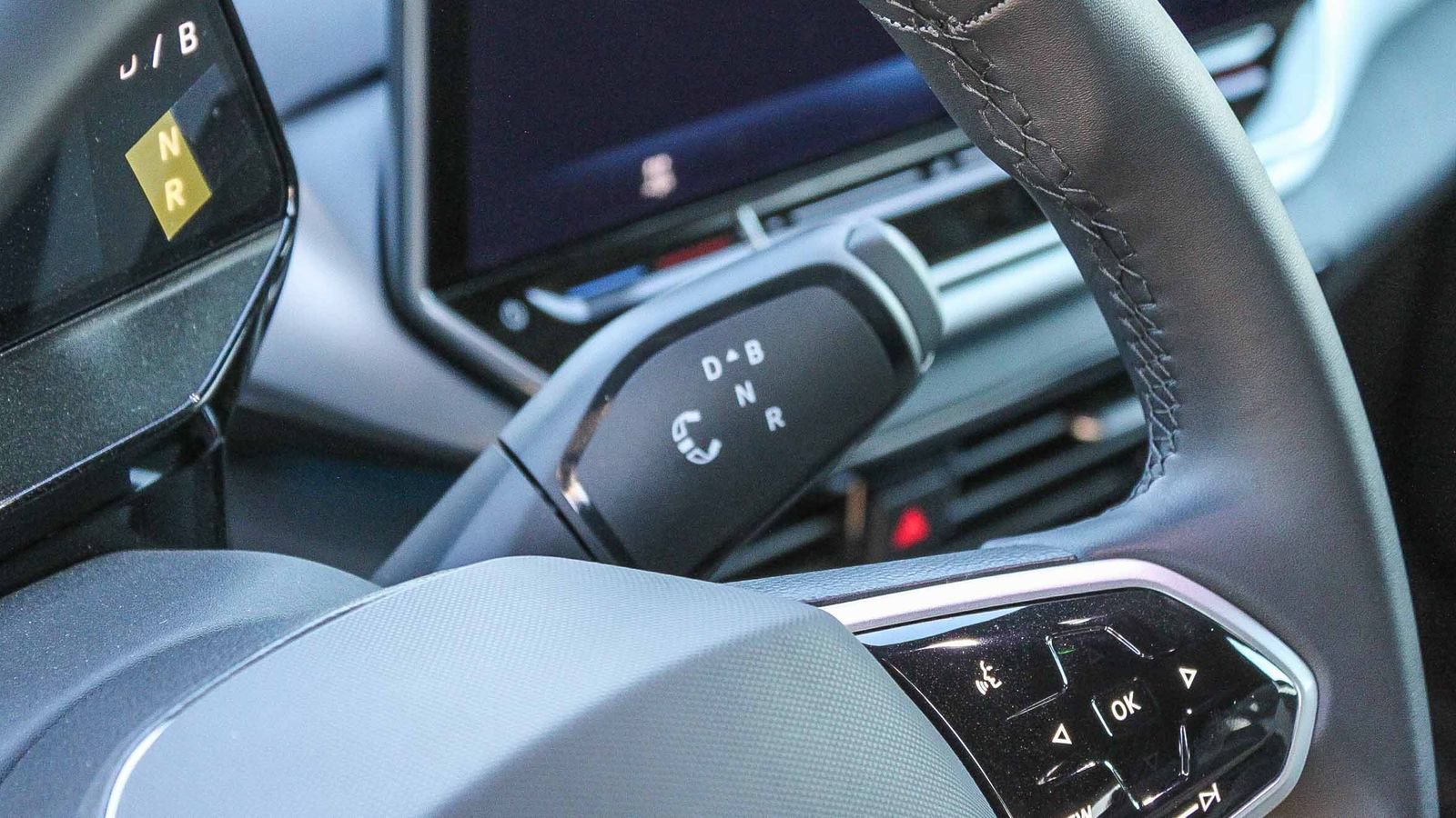 New 2025 Volkswagen ID.4 Pro AWD/4WD image 19