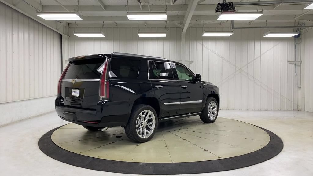 Used 2017 Cadillac Escalade Premium Luxury AWD/4WD image 8