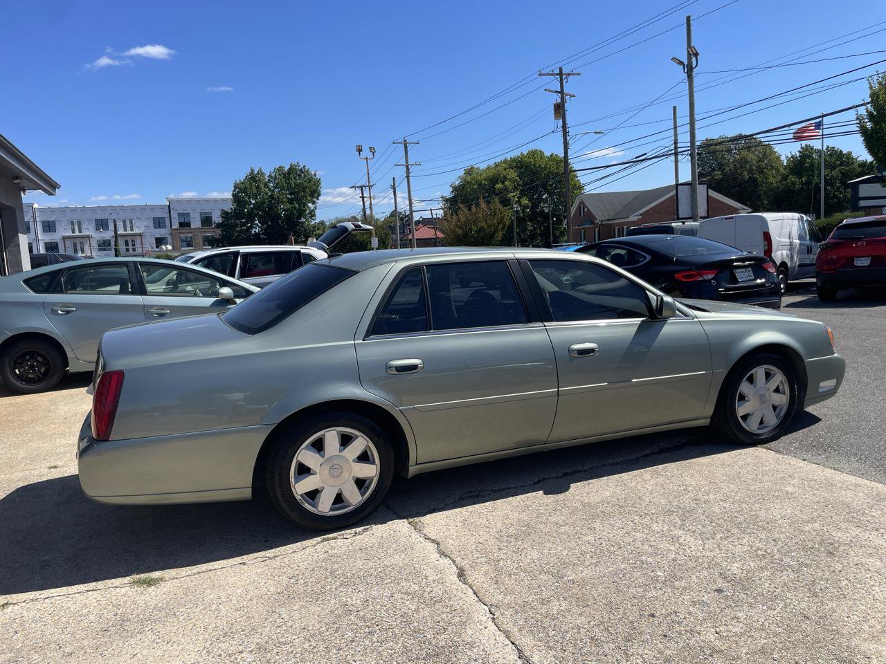 Used 2005 Cadillac De Ville DTS w/ Equipment Group FWD image 21
