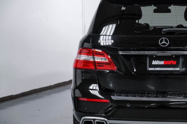 Used 2015 Mercedes-Benz ML 63 AMG 4MATIC w/ Accessory Chrome Package image 43