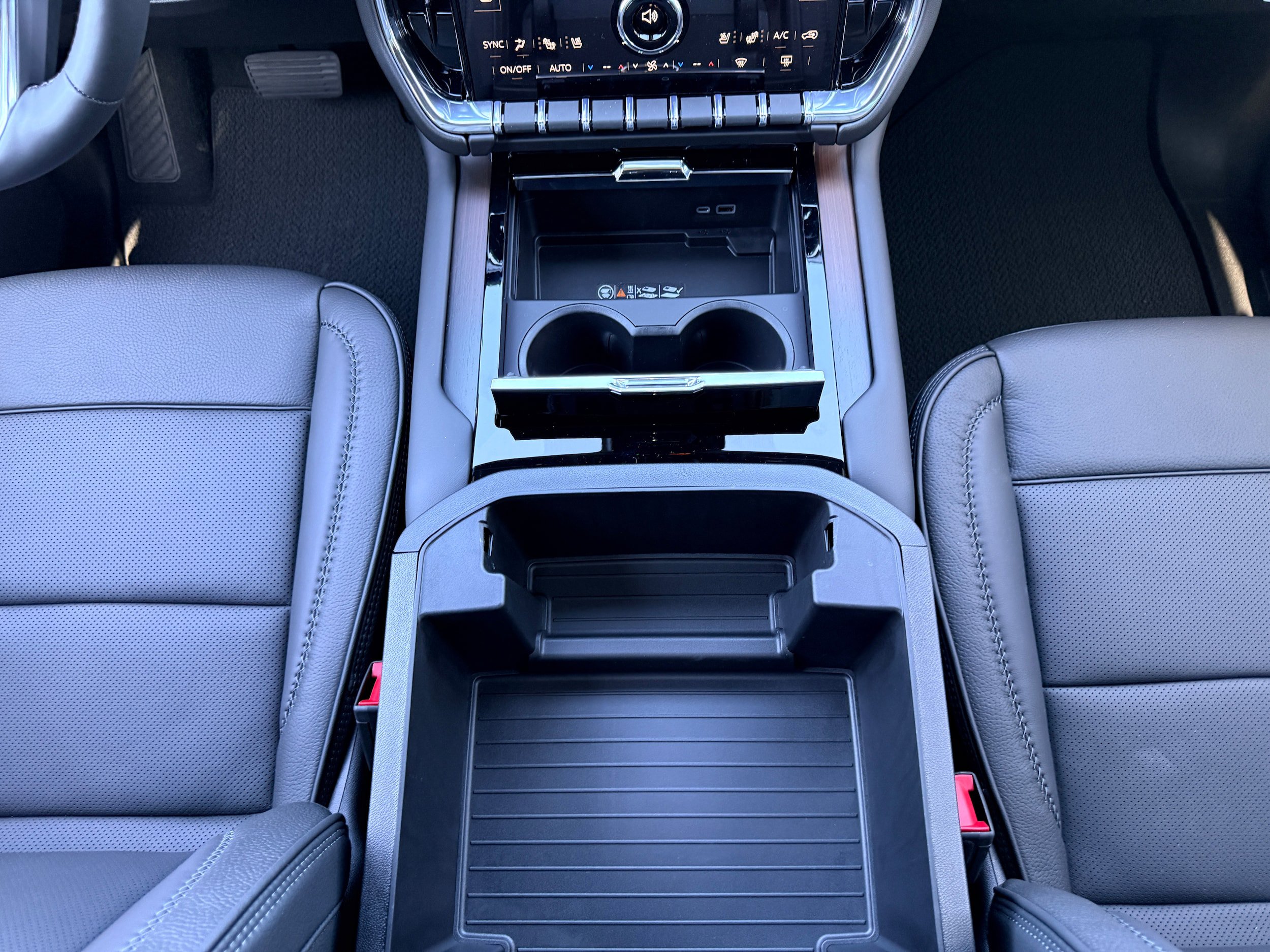 New 2026 GMC Yukon Denali w/ Sun & Power Step Package AWD/4WD image 19