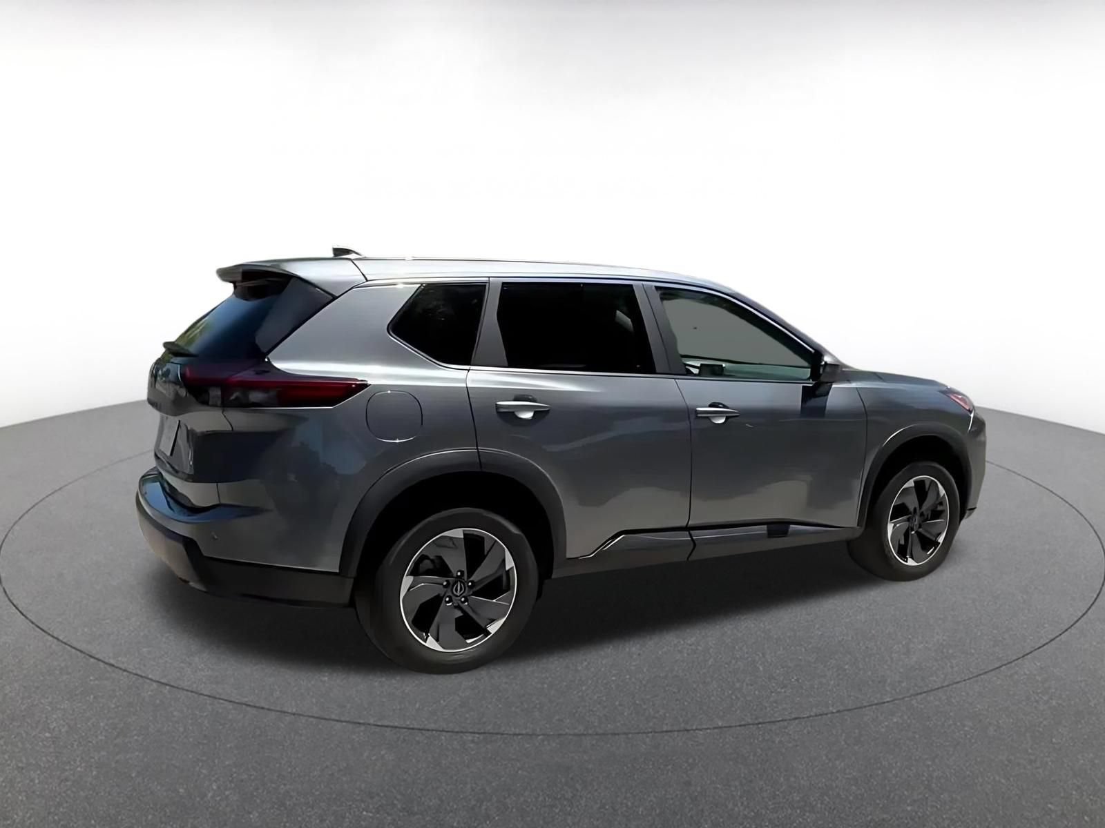 Used 2025 Nissan Rogue SV FWD image 14