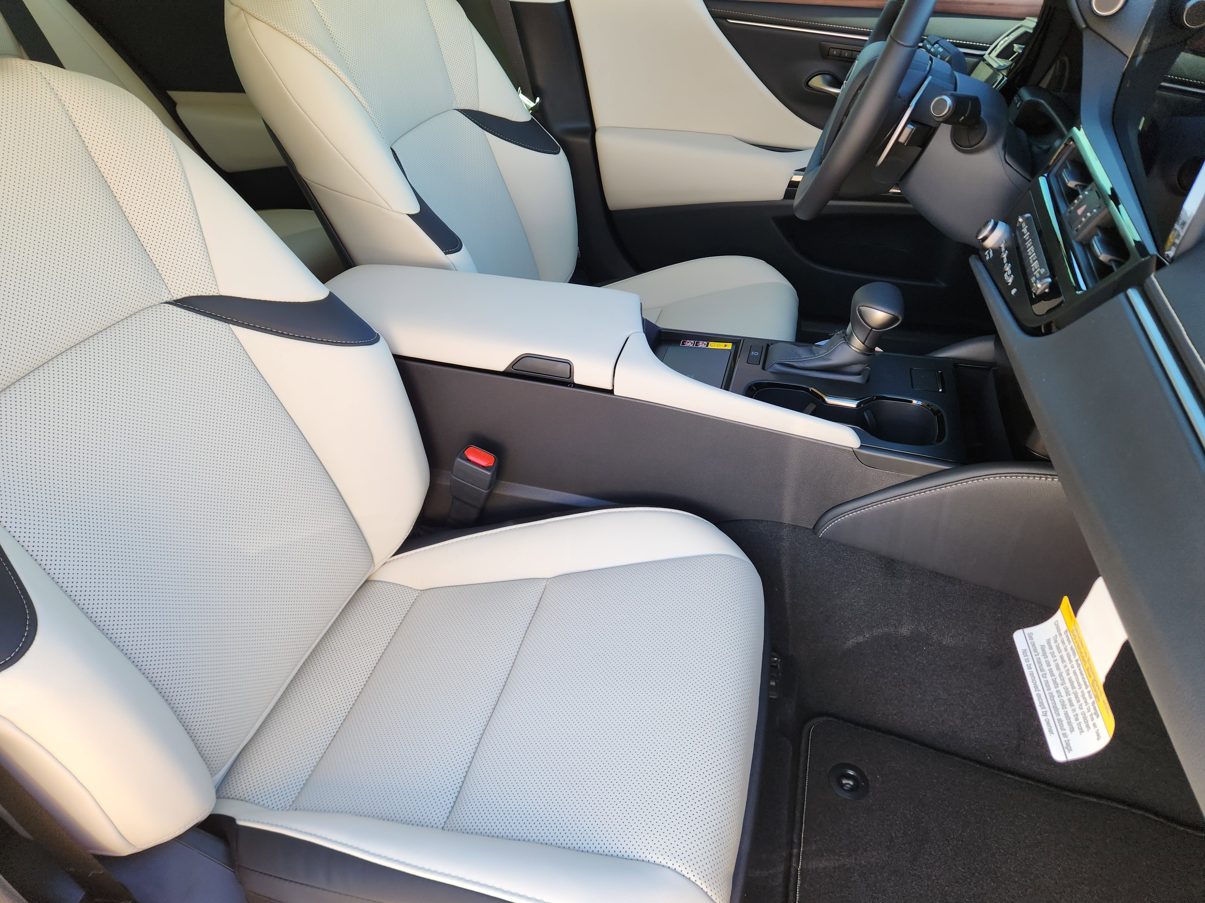 New 2025 Lexus ES 350 w/ Premium Package image 9