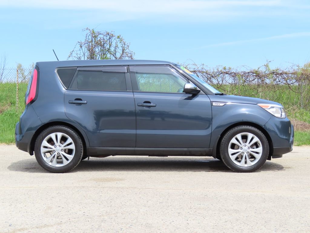 Used 2016 Kia Soul ! w/ Premium Package FWD image 2