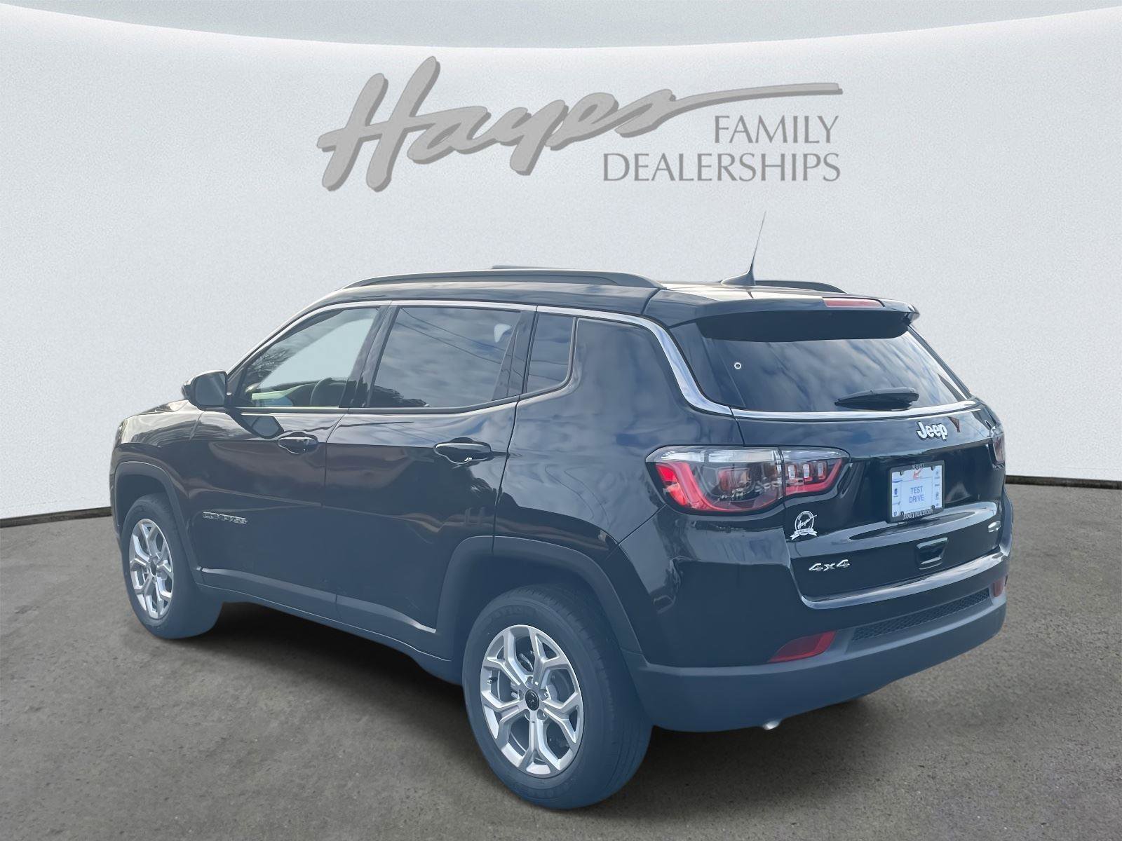 New 2026 Jeep Compass Latitude image 16
