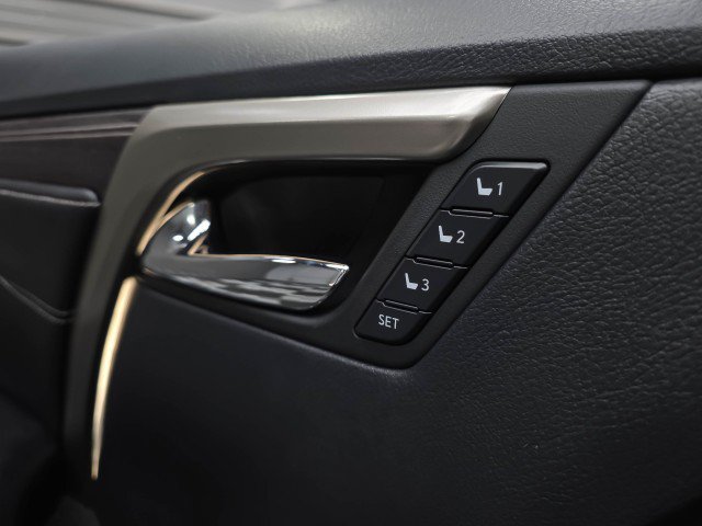 Used 2020 Lexus RX 450h AWD w/ Luxury Package image 34