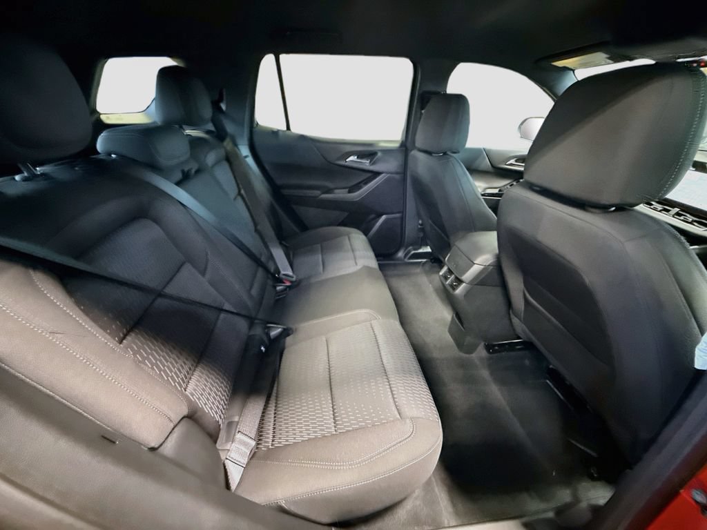 New 2027 Chevrolet Equinox LT w/ Safety and Technology Package FWD image 29