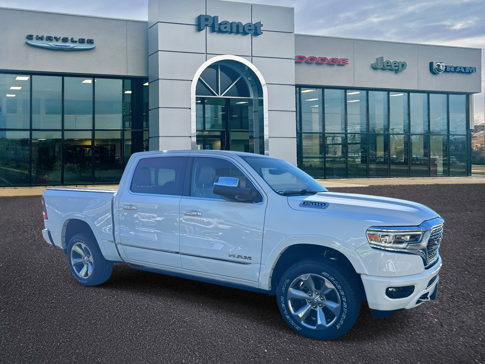 Used 2022 RAM 1500 Limited image 1